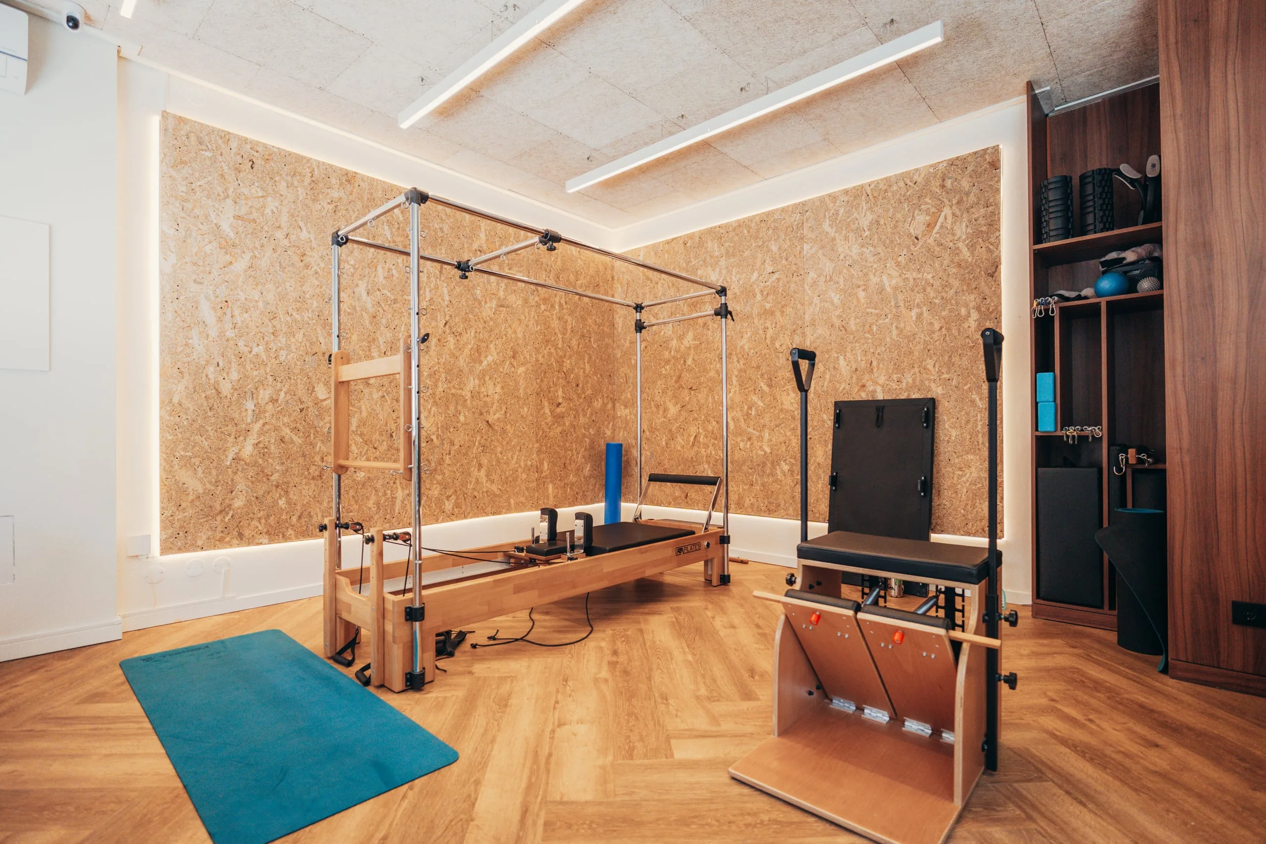 Estúdio de treino PT do Bairro em Telheiras com equipamentos de Pilates e musculação